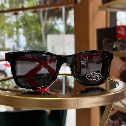 Lunettes de soleil noires